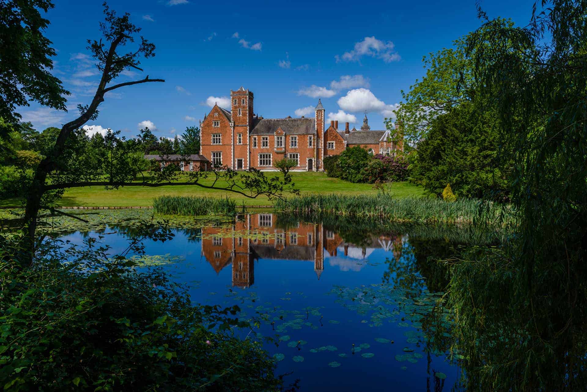 Kelly Chandler Wedding Venue Expert and Consultant